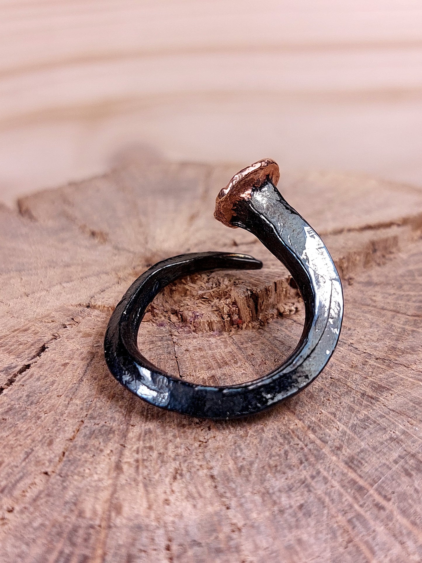 Anello "Chiodo Antico" in Argento bagnato in Rodio Nero ed Oro Rosa