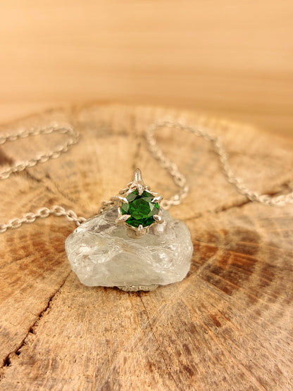 Ciondolo "Granelli" con Diopside Verde Tondo