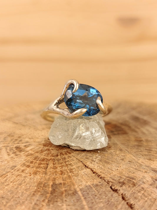 Anello "Mini Roots" con Topazio London Blue