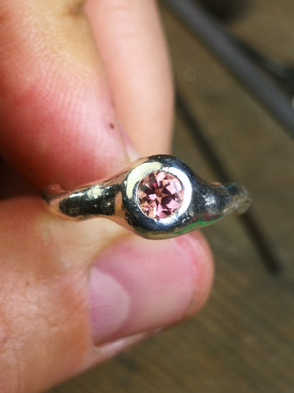 Anello "Liquidband" con Tormalina Rosa