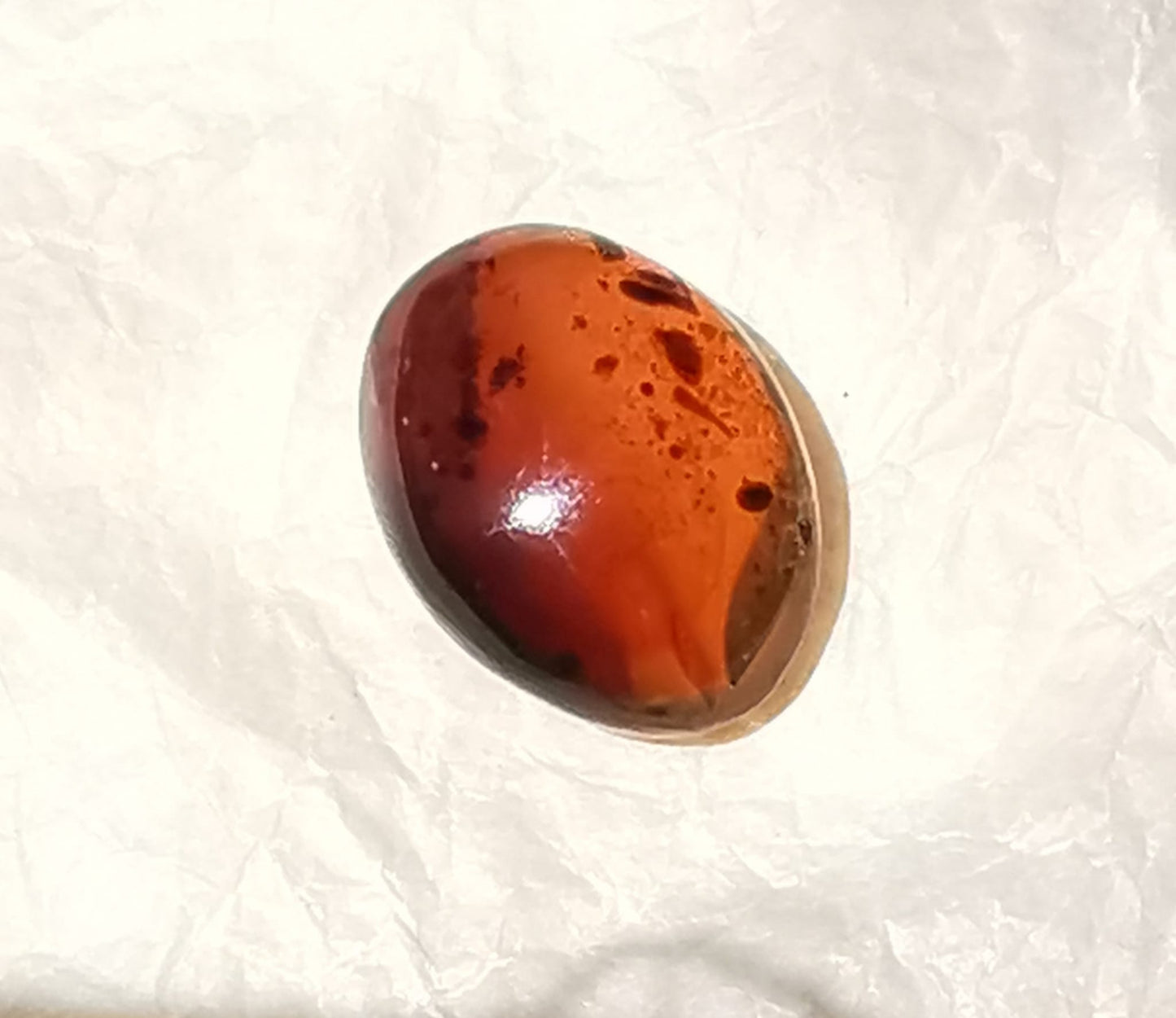 Ambra Indonesiana taglio ovale Cabochon 15,75 ct