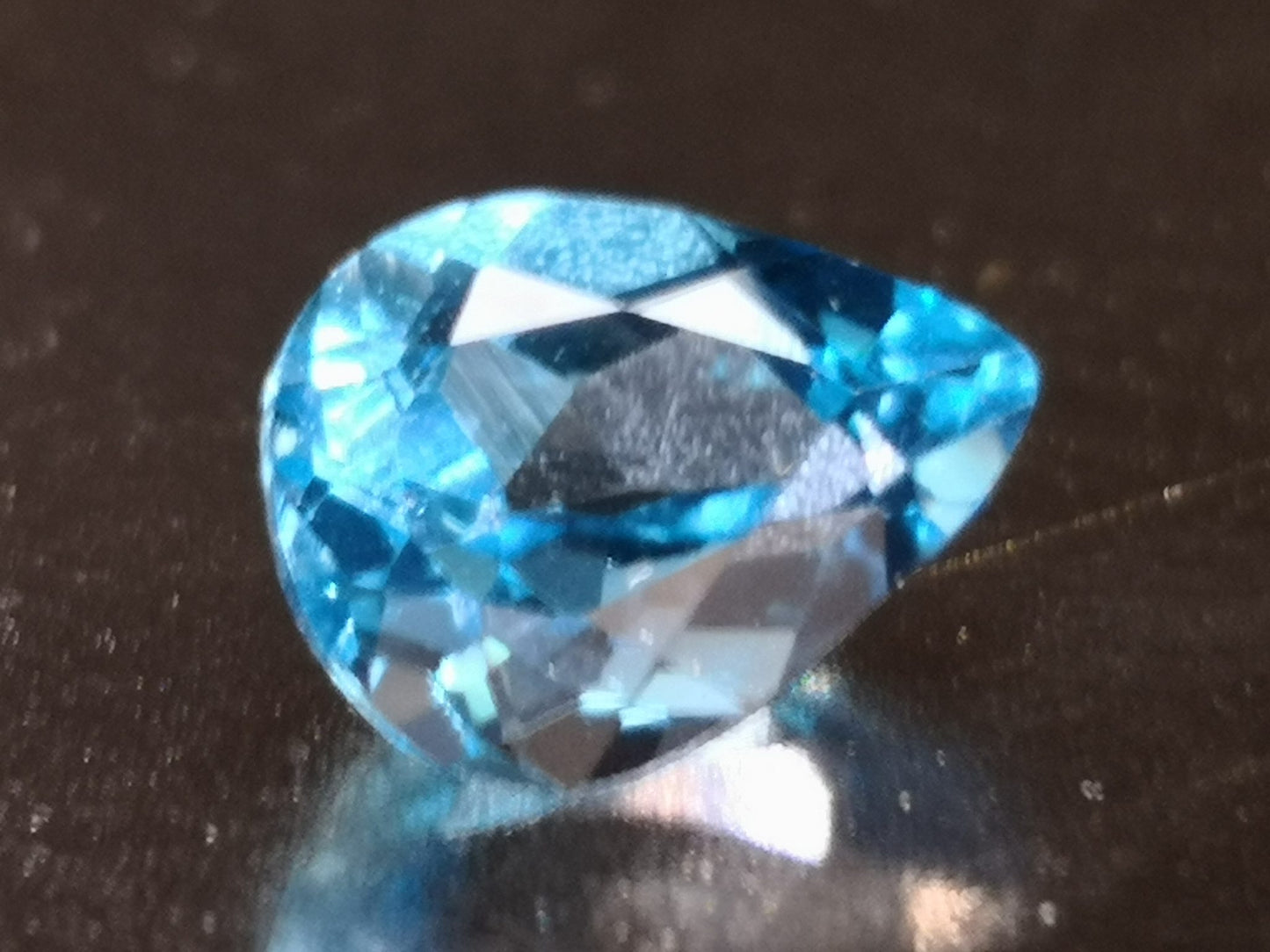 Topazio taglio goccia 1,85 ct