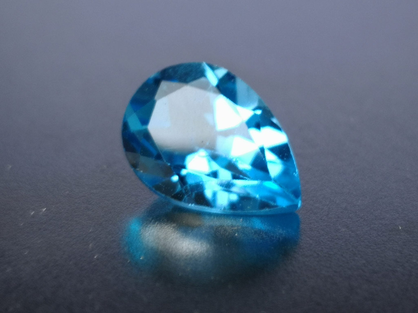 Topazio taglio goccia 2,35 ct