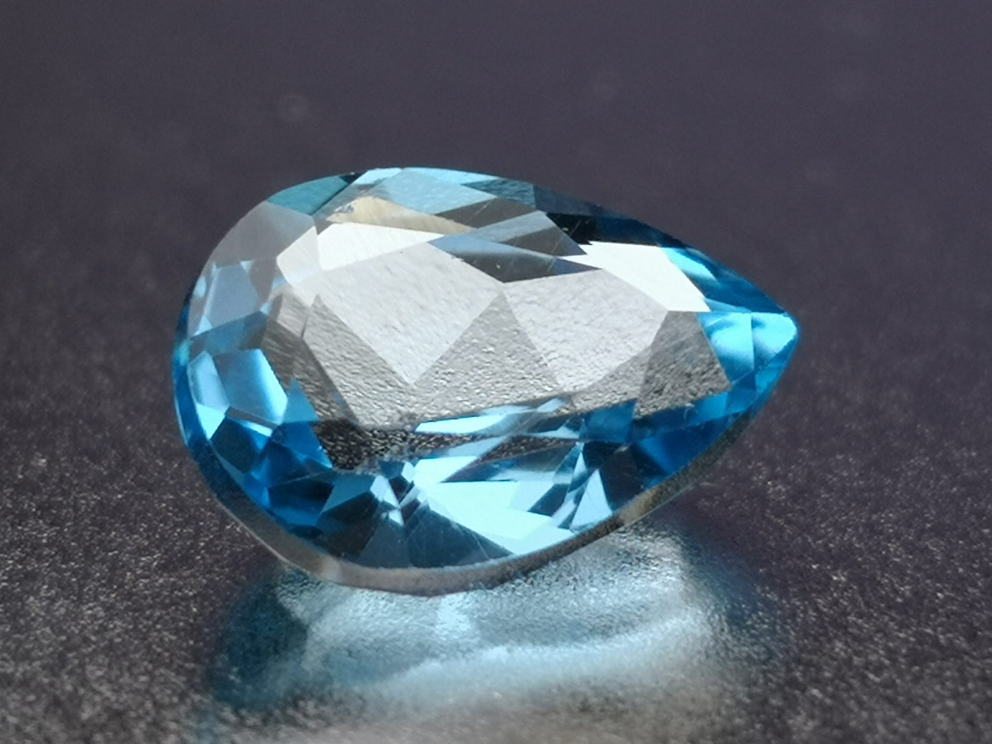 Topazio taglio goccia 1,85 ct