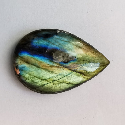 Labradorite taglio goccia cabochon 47,65 ct