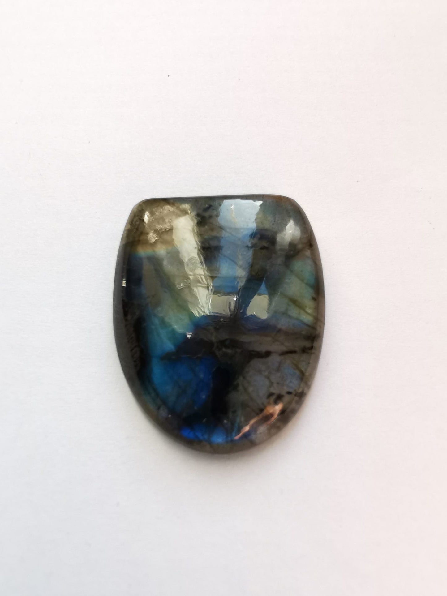 Labradorite taglio fancy cabochon 50,05 ct