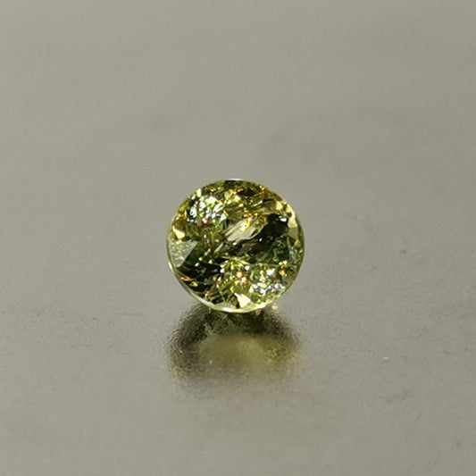 Sfene taglio rotondo 0,65 ct