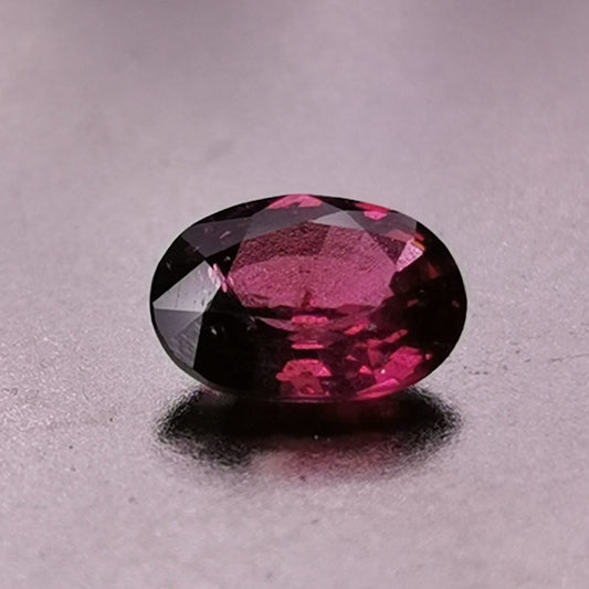 Granato Rodolite taglio ovale 1,85 ct