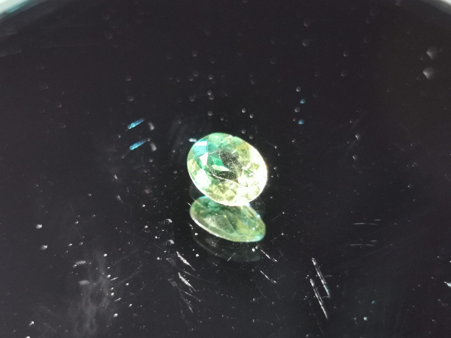 Apatite taglio ovale 1,12 ct