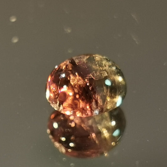 Tormalina bicolore taglio ovale cabochon 1,75 ct