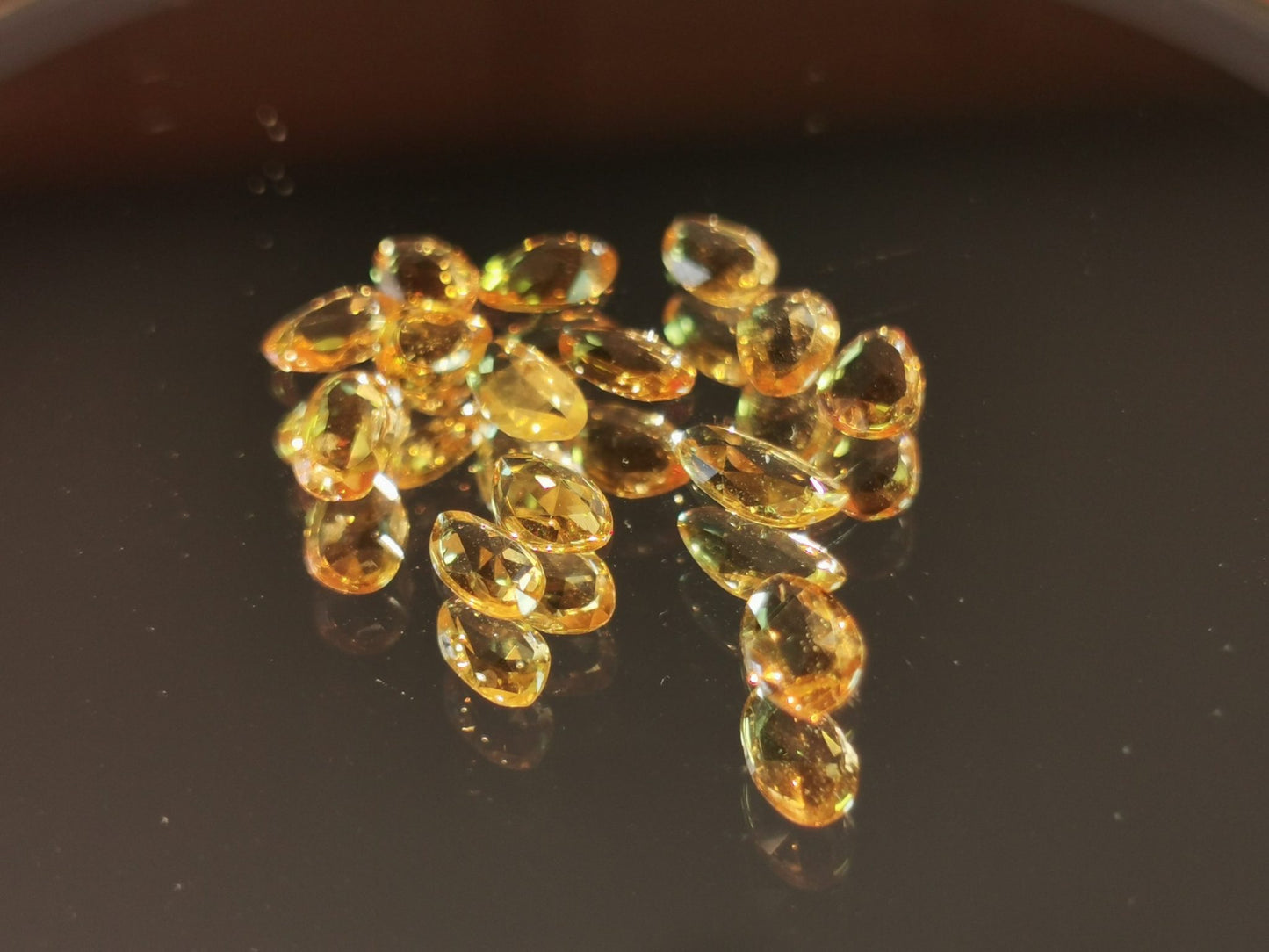 Lotto di 14 Zaffiri arancio taglio rosetta forma fancy 3,24 ct totali