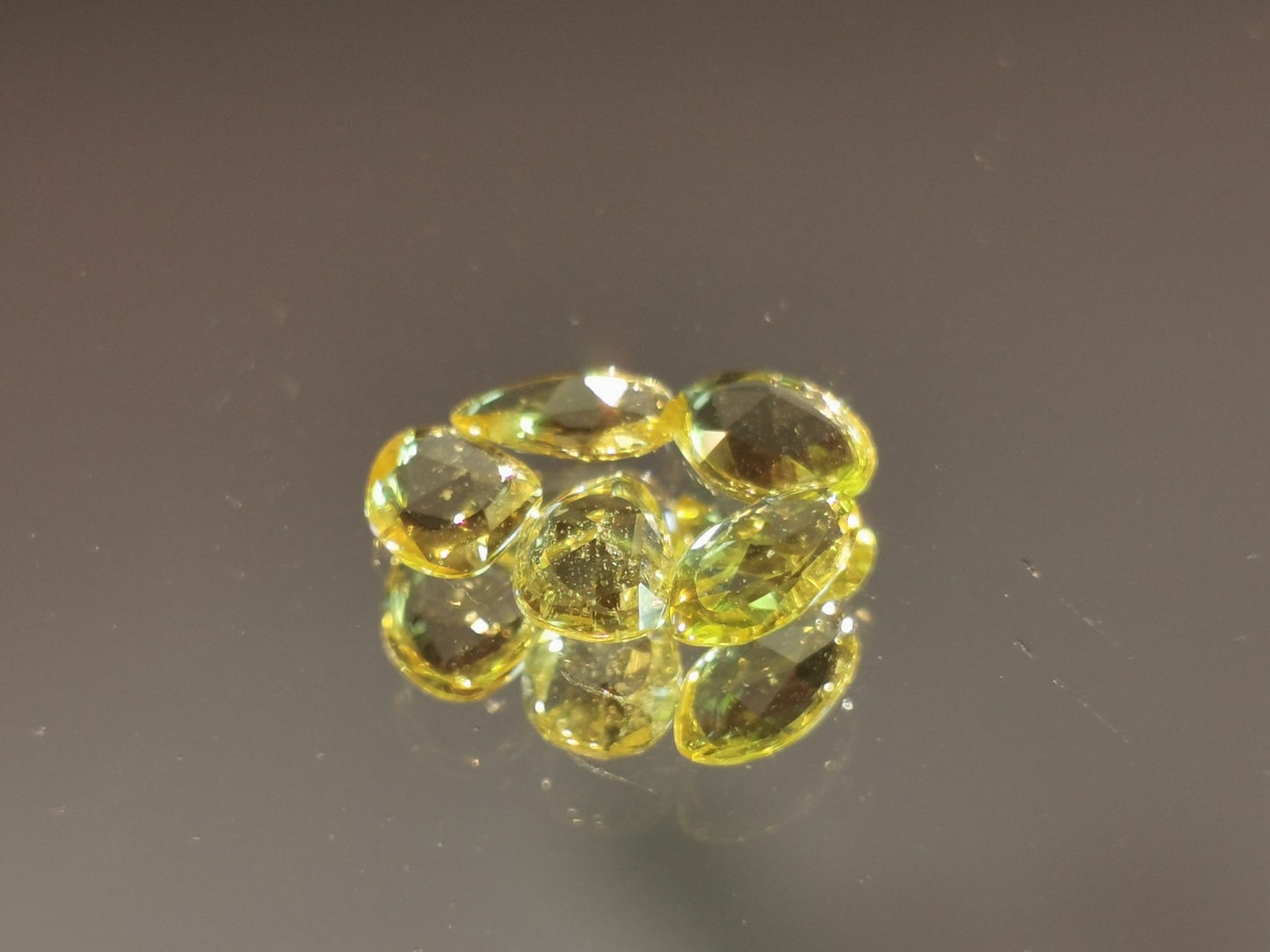 Lotto di 5 Zaffiri giallo taglio rosetta forma fancy 1,39 ct totali