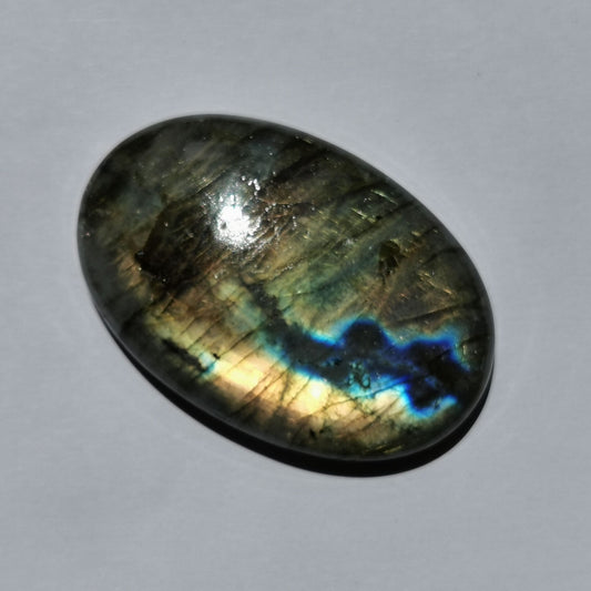 Labradorite taglio ovale cabochon 81,84 ct