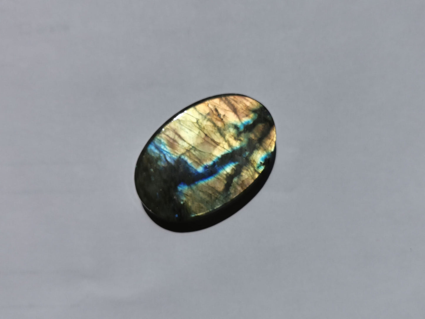 Labradorite taglio ovale cabochon 81,84 ct