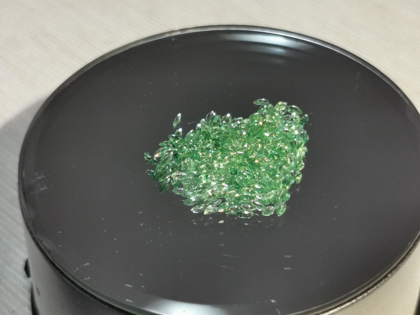 Lotto di 196 Granati Tsavorite taglio marquise 7,78 ct totali