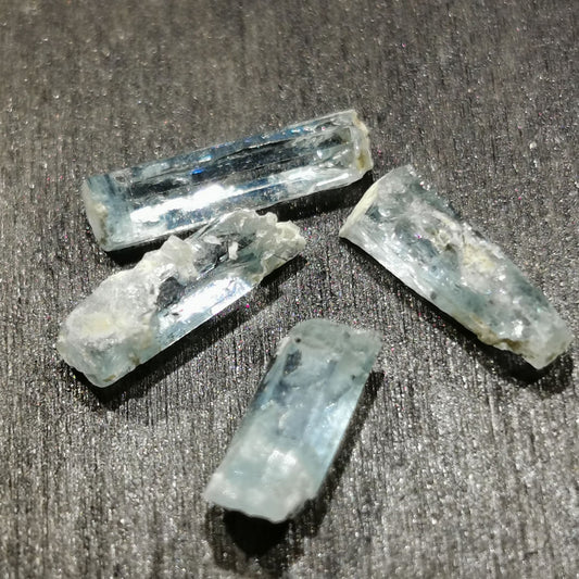 Lotto di quattro Acquamarine grezze 3,63 ct