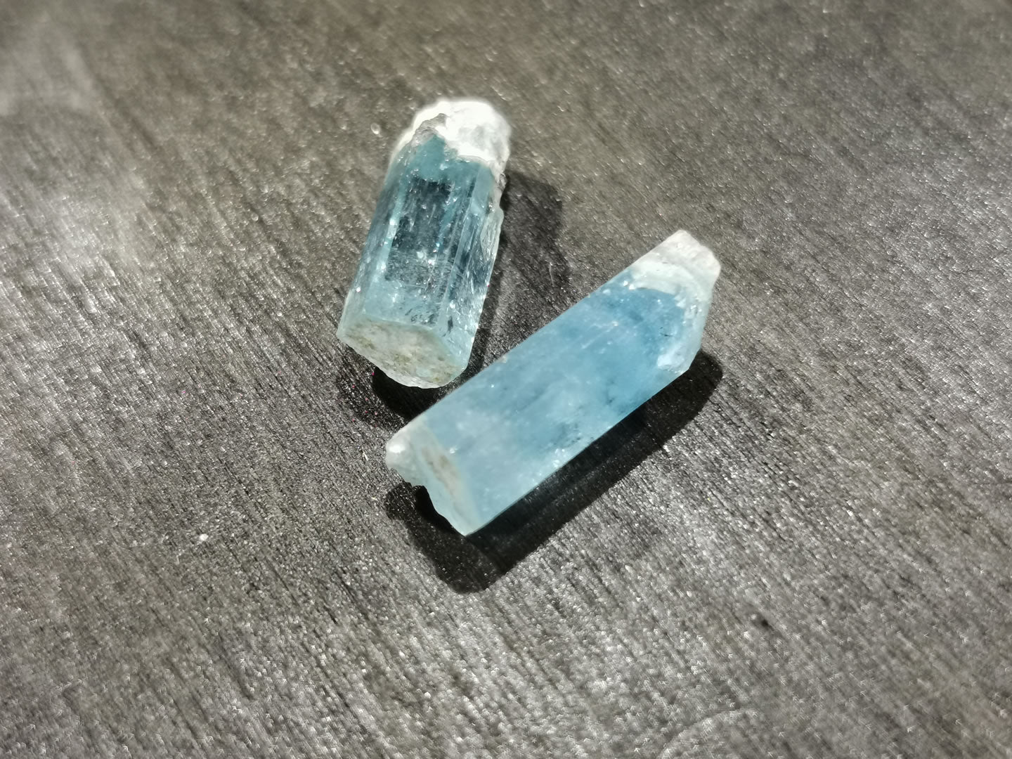 Coppia di Acquamarine grezze 8,36 ct