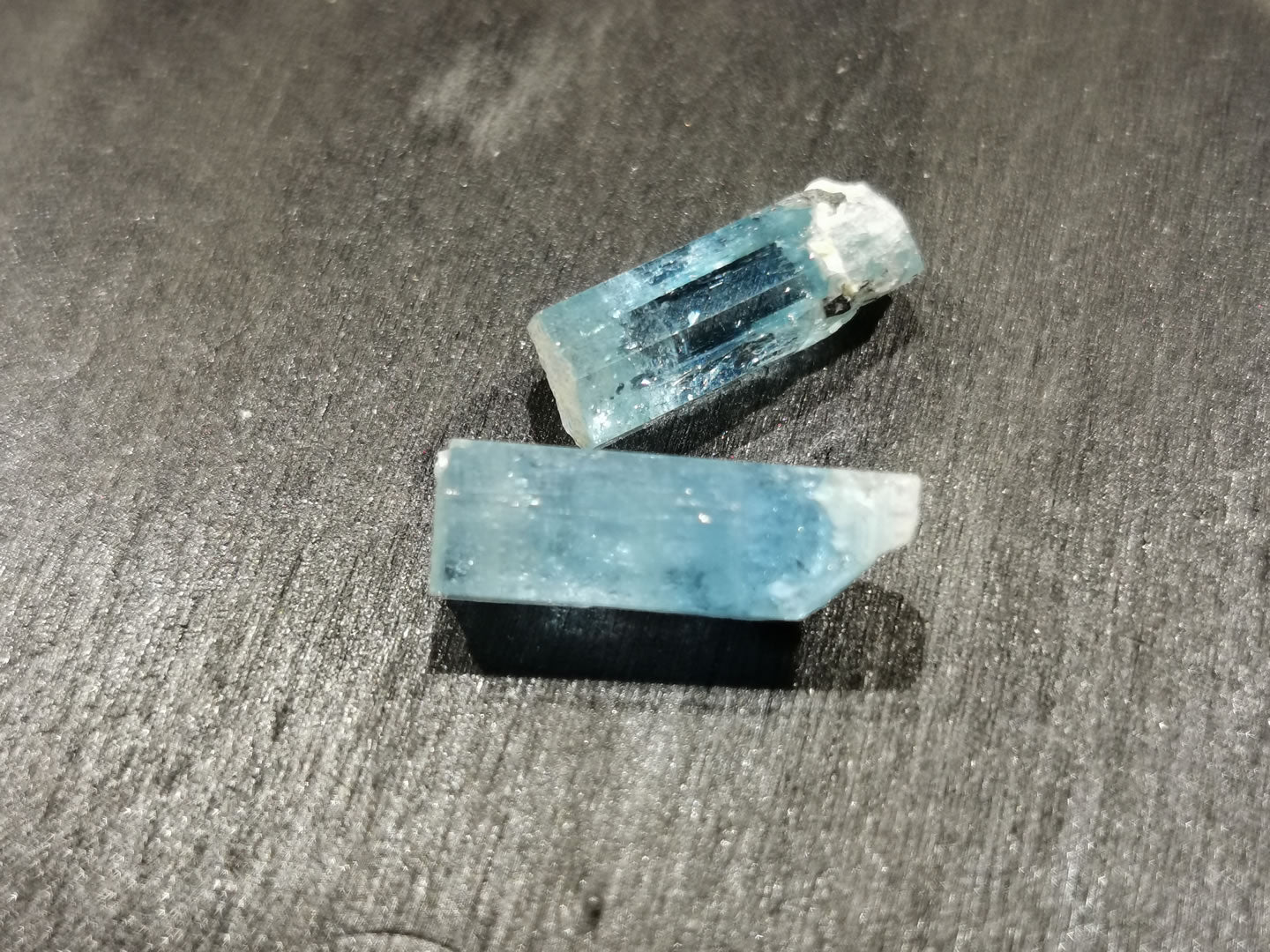 Coppia di Acquamarine grezze 8,36 ct