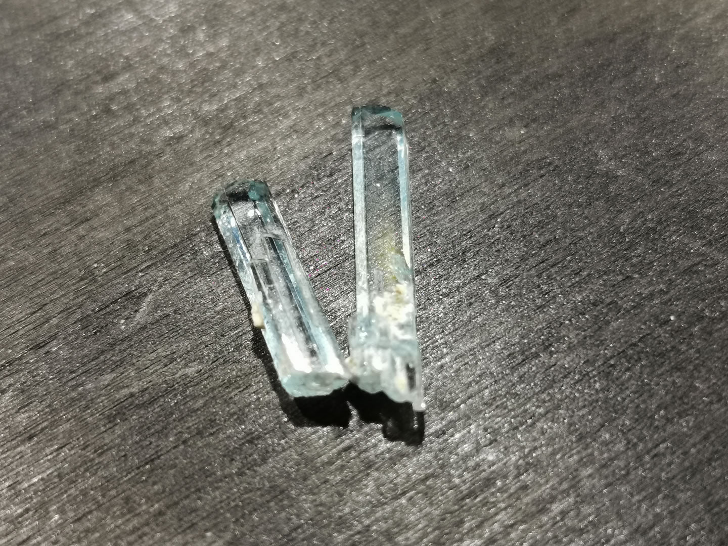 Coppia di Acquamarine grezze 3,66 ct