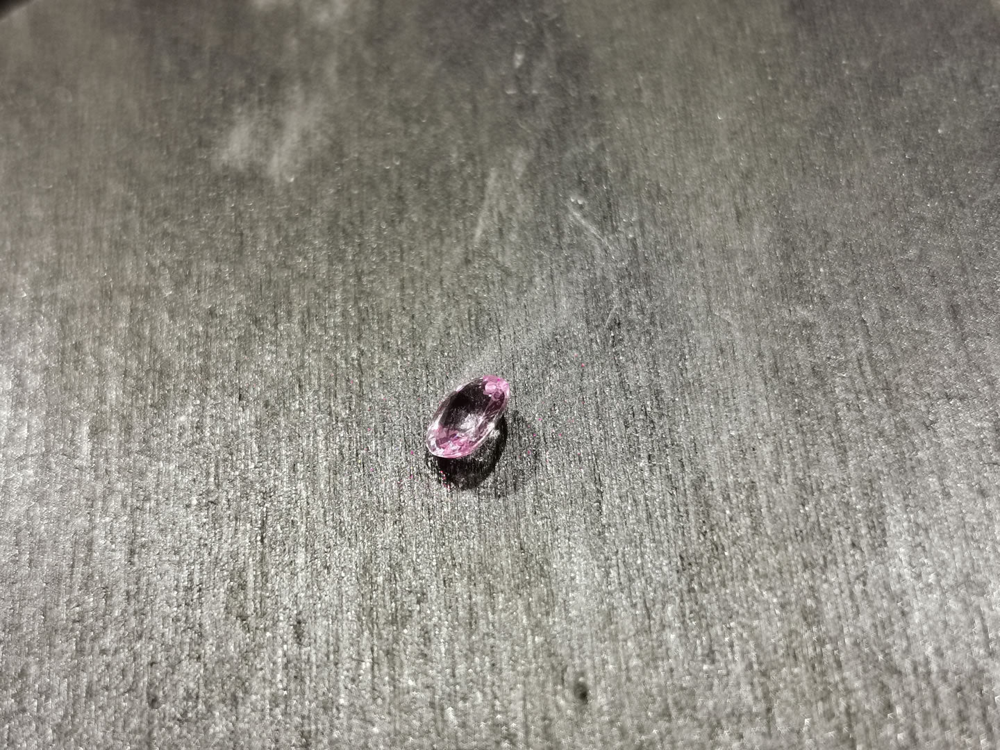 Zaffiro rosa taglio ovale 0,33 ct