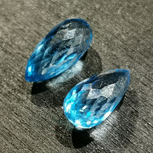 Coppia di Topazi taglio goccia briolette 2,62 ct