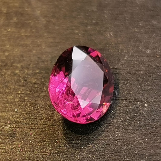 Granato Rodolite taglio ovale 1,69 ct