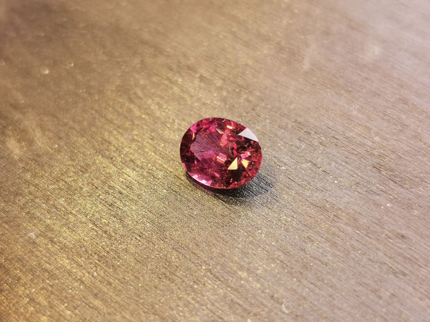 Granato Rodolite taglio ovale 1,69 ct