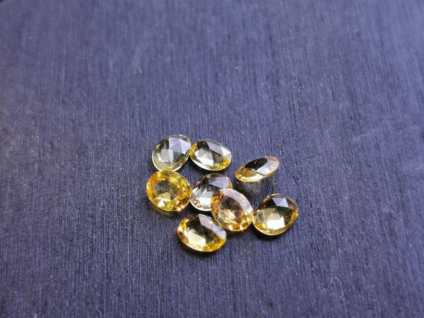 Lotto di 8 Zaffiri giallo taglio rosetta forma ovale 2,95 ct totali