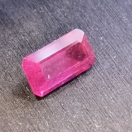 Rubino taglio ottagonale 2,64 ct