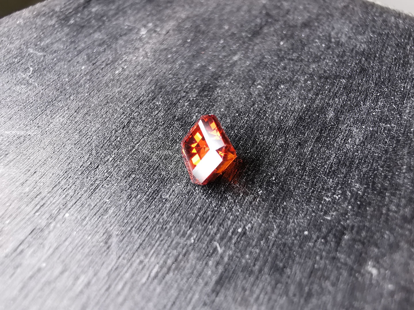 Granato Spessartina taglio ottagonale step cut 0,96 ct