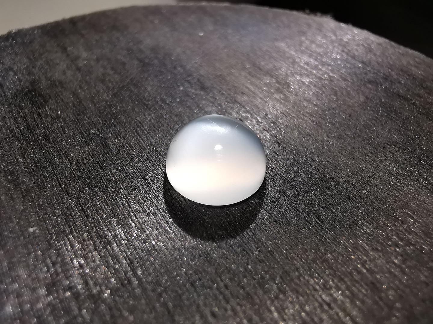 Adularia Pietra di Luna taglio rotondo cabochon 2,89 ct