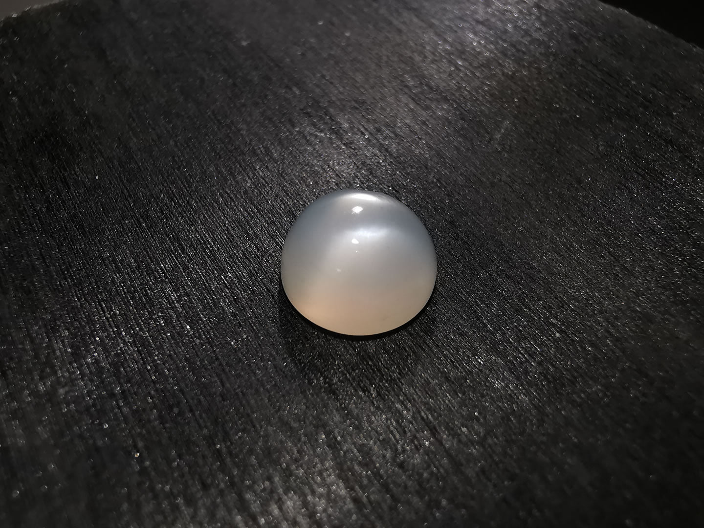 Adularia Pietra di Luna taglio rotondo cabochon 2,89 ct