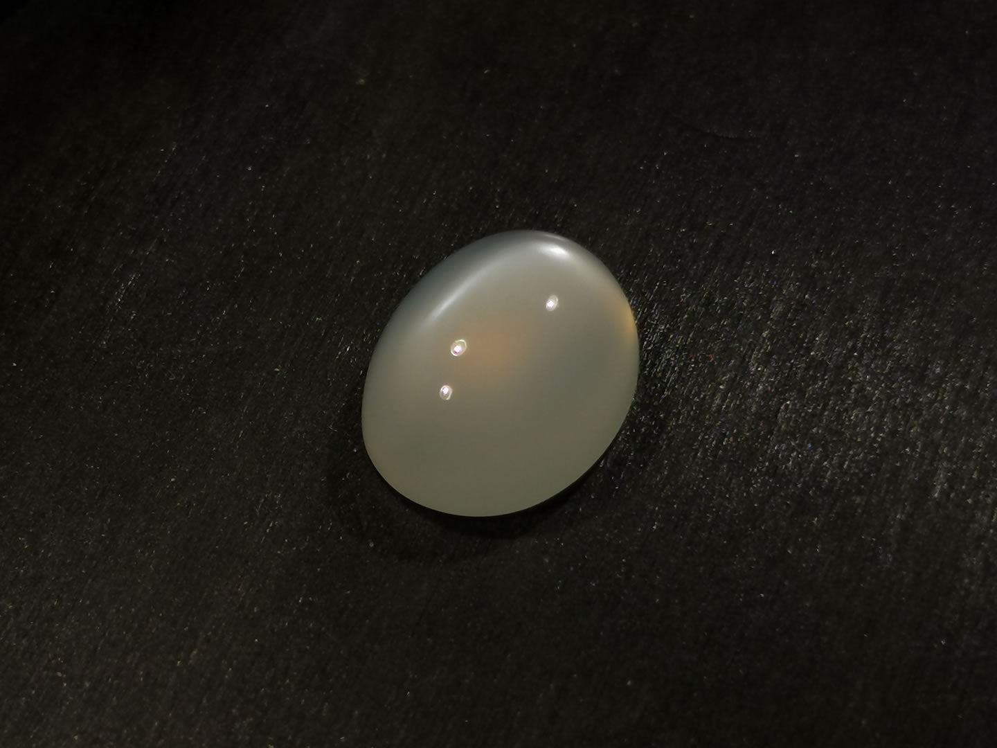 Adularia Pietra di Luna taglio ovale cabochon 9,70 ct