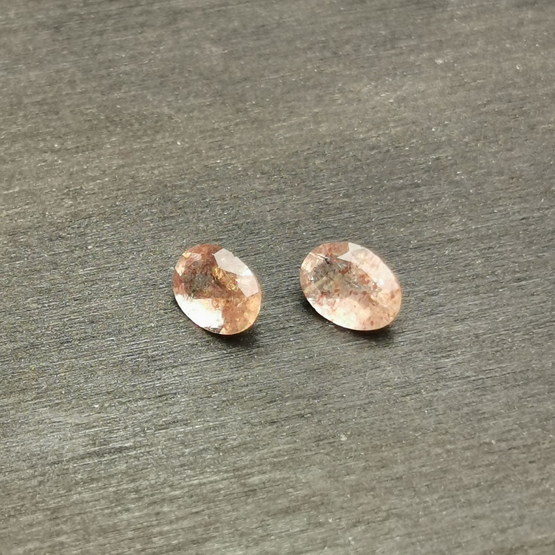 Coppia di Quarzi Strawberry taglio ovale 1,34 ct