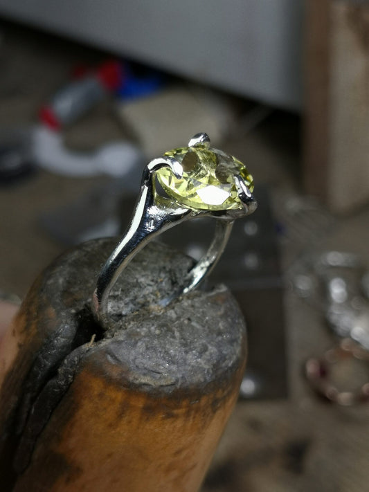 Anello "Mini Roots" con Peridoto