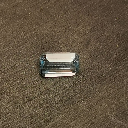 Topazio sky taglio rettangolare 0,72 ct