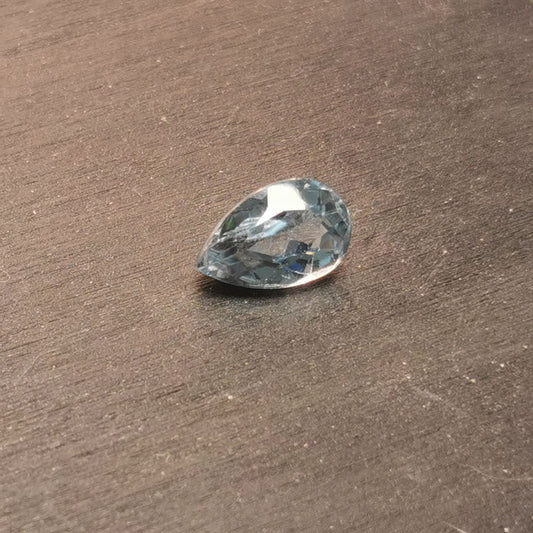 Topazio azzurro taglio goccia 3,03 ct