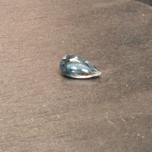 Topazio azzurro taglio goccia 1,81 ct