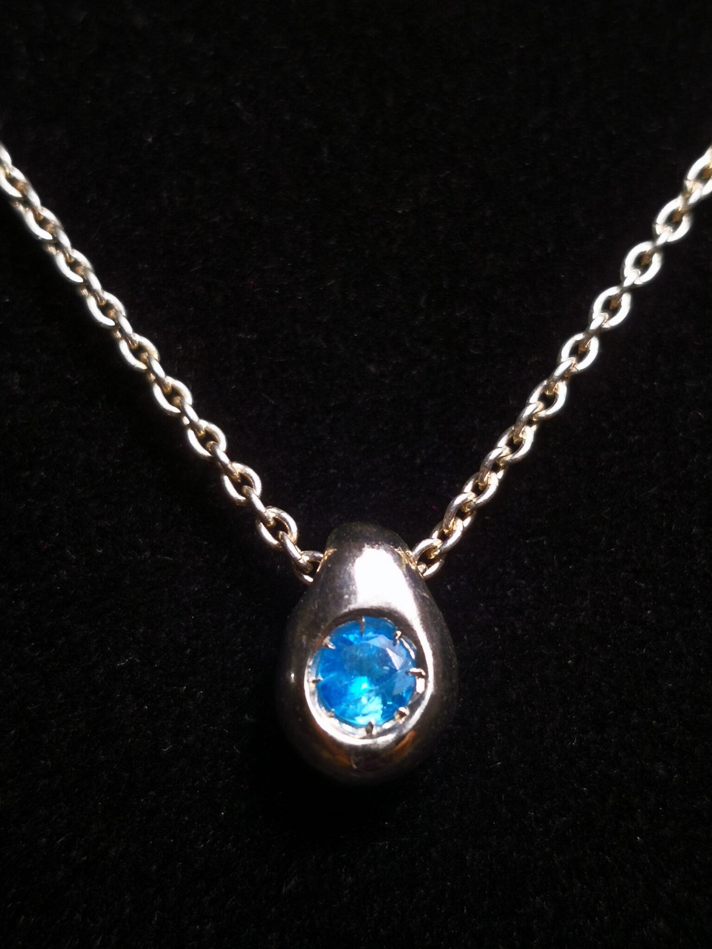 Ciottolo in Argento con Apatite Blu Tonda